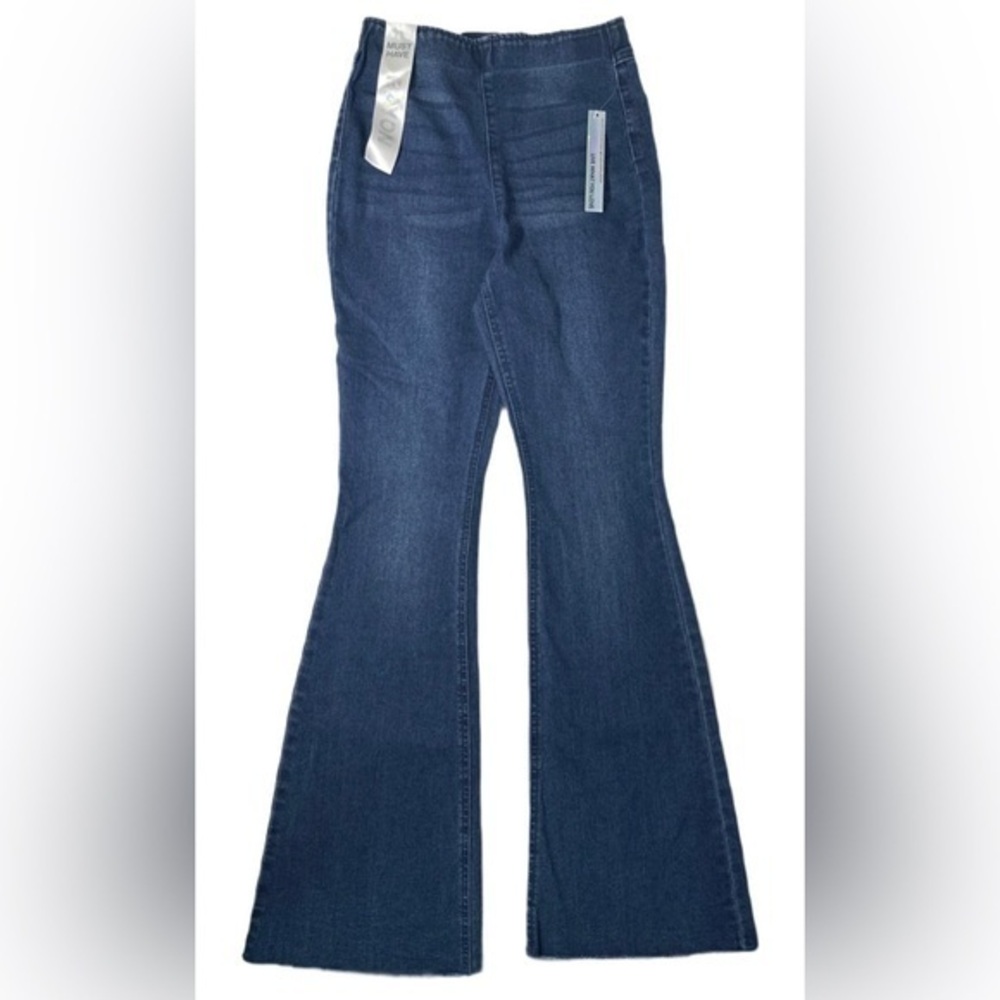 TINSELTOWN Pull-On Frayed-Hem Flare-Leg Denim Jeans